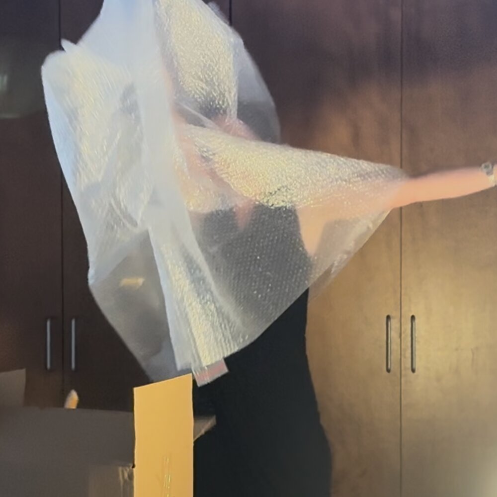 Ensayo general, papel burbuja en movimiento